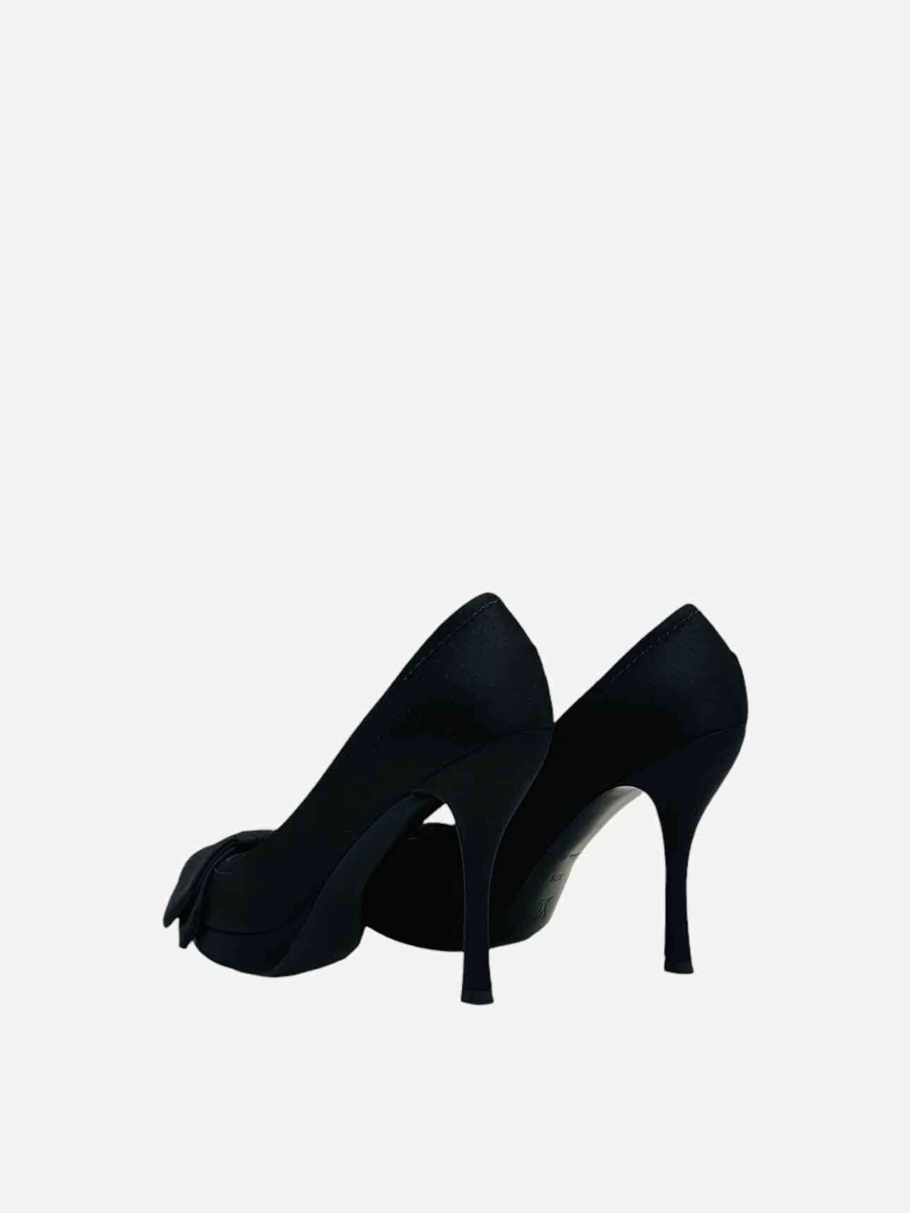 LOUIS VUITTON Black Size EU 37.5 Pumps