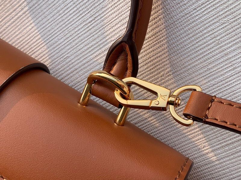 Fan Fashion Lu-Vi Bags - 16619