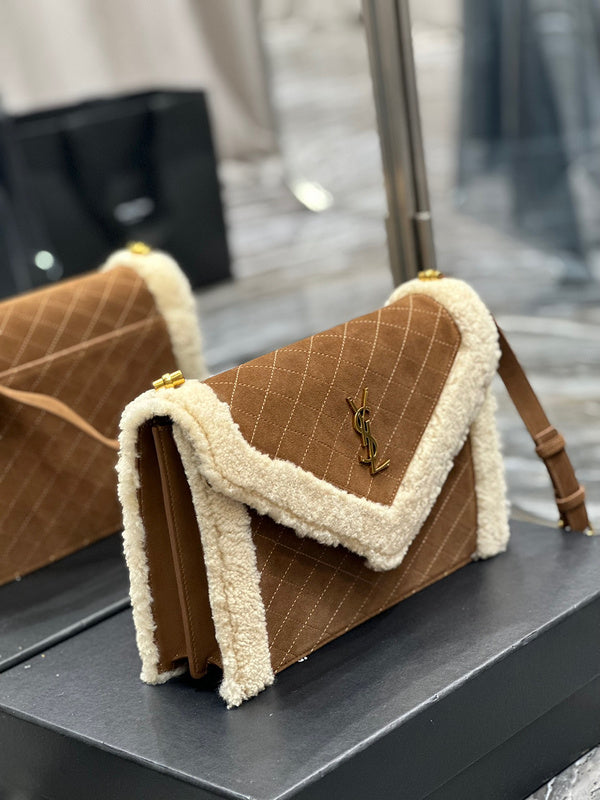 Amelia - YSL Bag - 3931