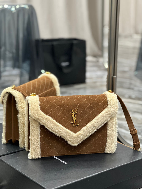 Amelia - YSL Bag - 3931