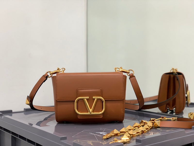 VAL LUXURY BAGS - FOR FASHION LOVERS  AFFORDABLE LUXURY BAGS- 1424