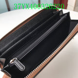 Amelia - CAH Wallet - 097