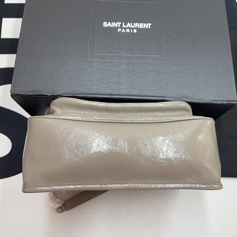 Amelia - YSL Bag - 2242