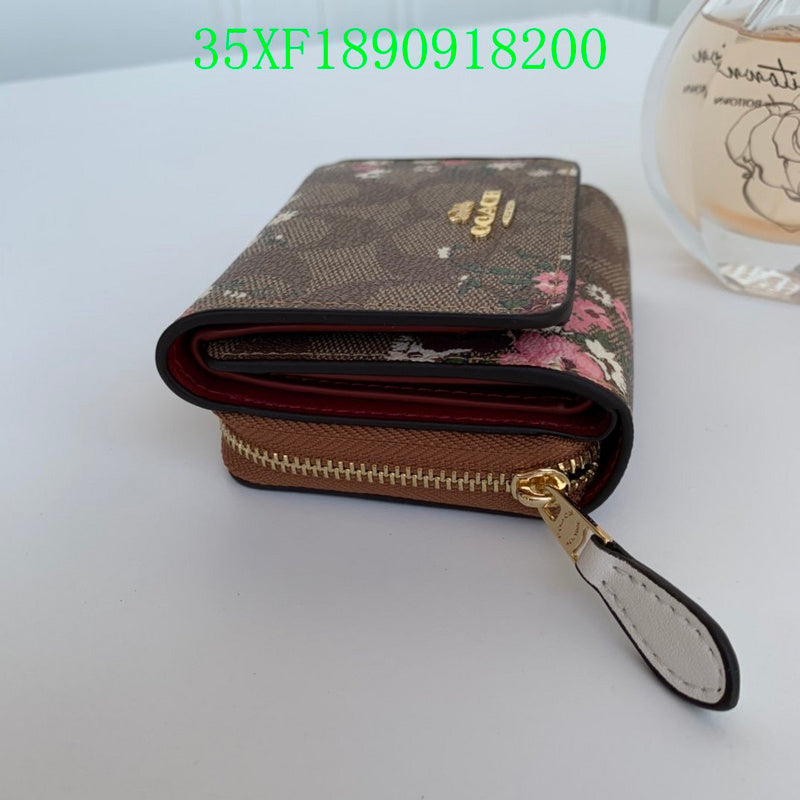 Amelia - CAH Wallet - 067