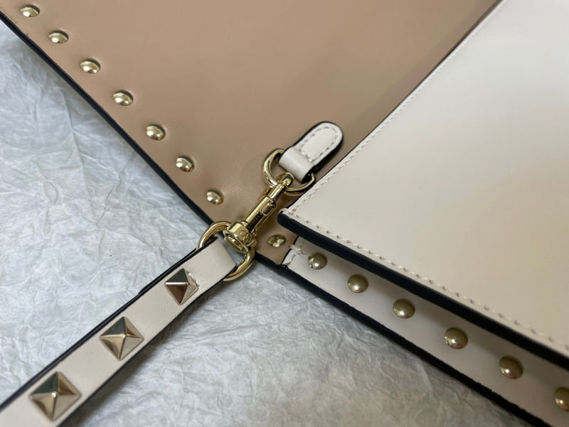 VAL LUXURY BAGS - FOR FASHION LOVERS  AFFORDABLE LUXURY BAGS- 1556