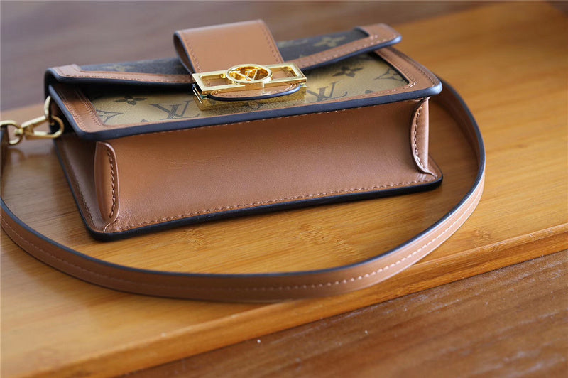 Fan Fashion Lu-Vi bags - 8137