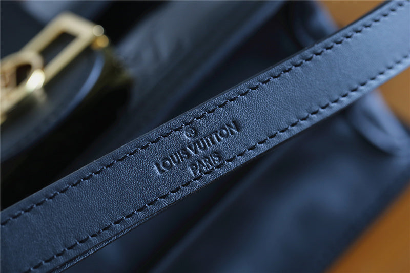 Fan Fashion Lu-Vi bags - 8124
