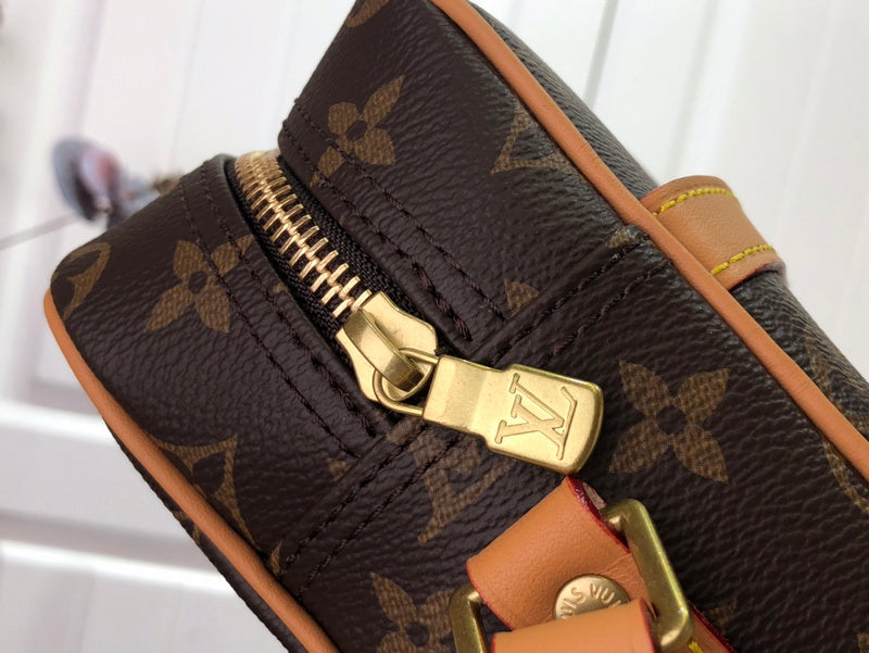 Fan Fashion Lu-Vi bags - 17357