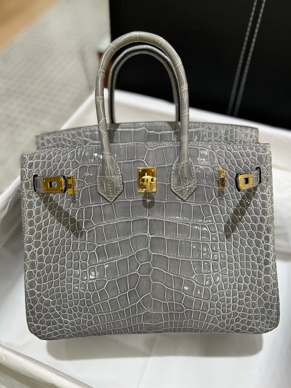 Amelia - HMS Bags - 1722