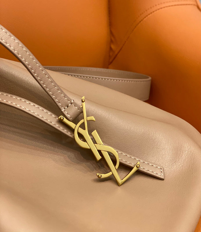 Amelia - YSL Bag - 2050