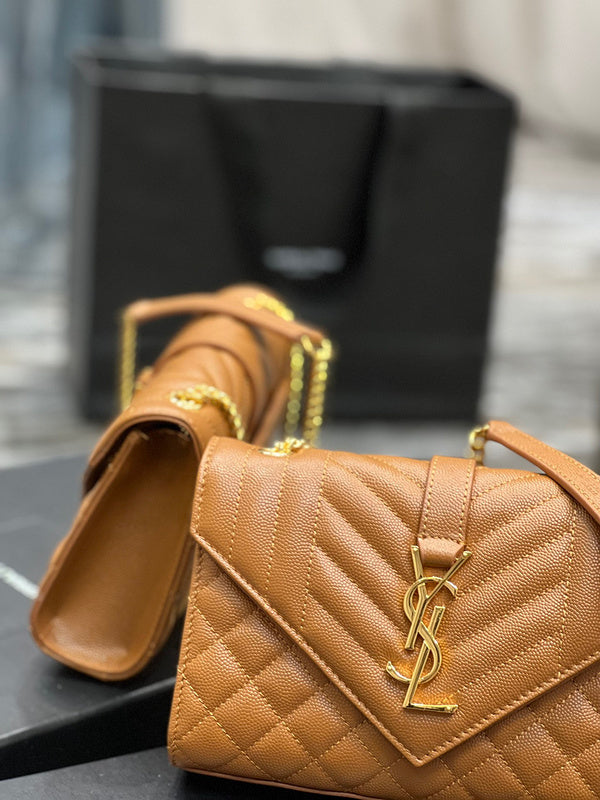Amelia - YSL Bag - 1901