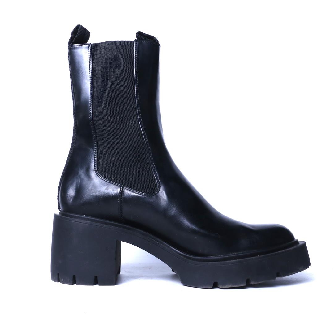 ZARA. .