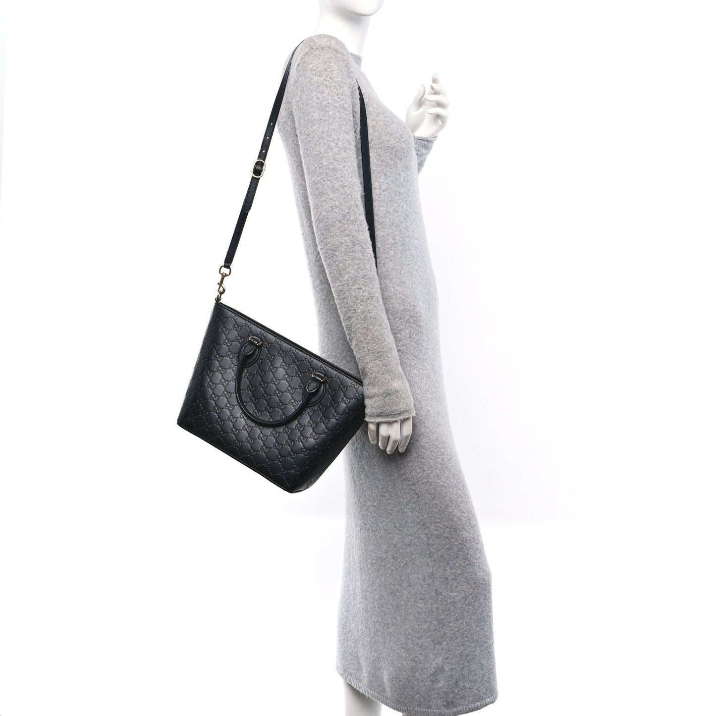 Amelia ssima Small Zippered Bucket Tote Black