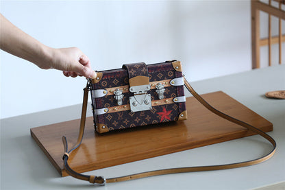 Fan Fashion Lu-Vi bags - 8222