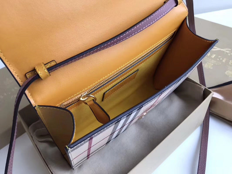 Burberry Bags - Bagsattire   485