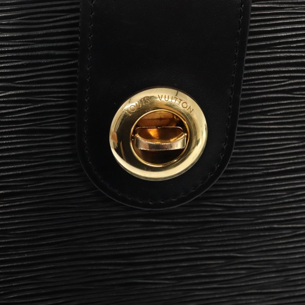 LOUIS VUITTON Epi Cluny Shoulder Bag Black M52252 LV Auth ep5548
