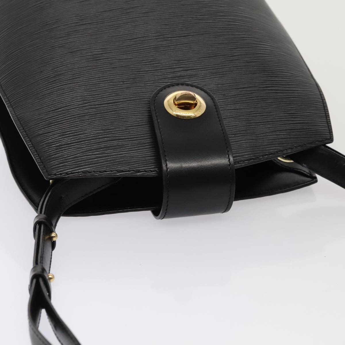 LOUIS VUITTON Epi Cluny Shoulder Bag Black M52252 LV Auth ep5548