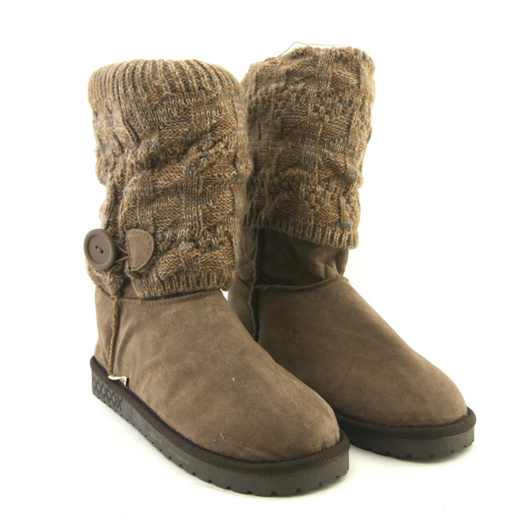 MUK LUKS .