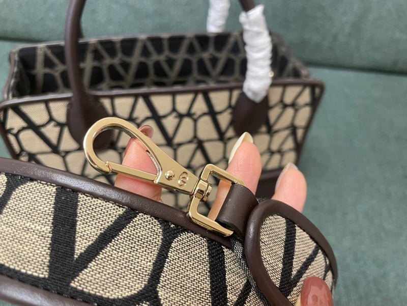 VAL LUXURY BAGS - FOR FASHION LOVERS  AFFORDABLE LUXURY BAGS- 401