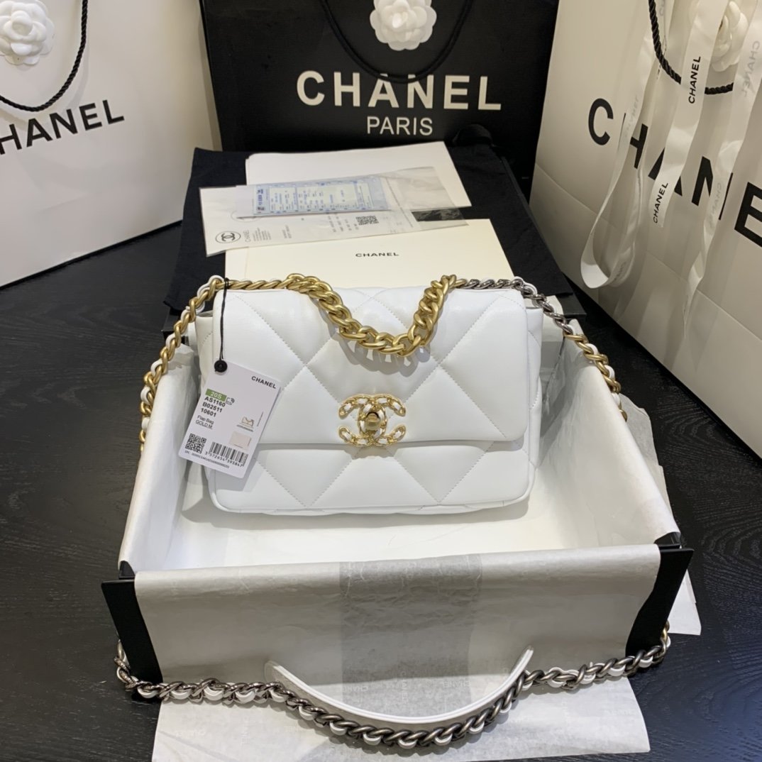 CHANEL 19 Flap Bag