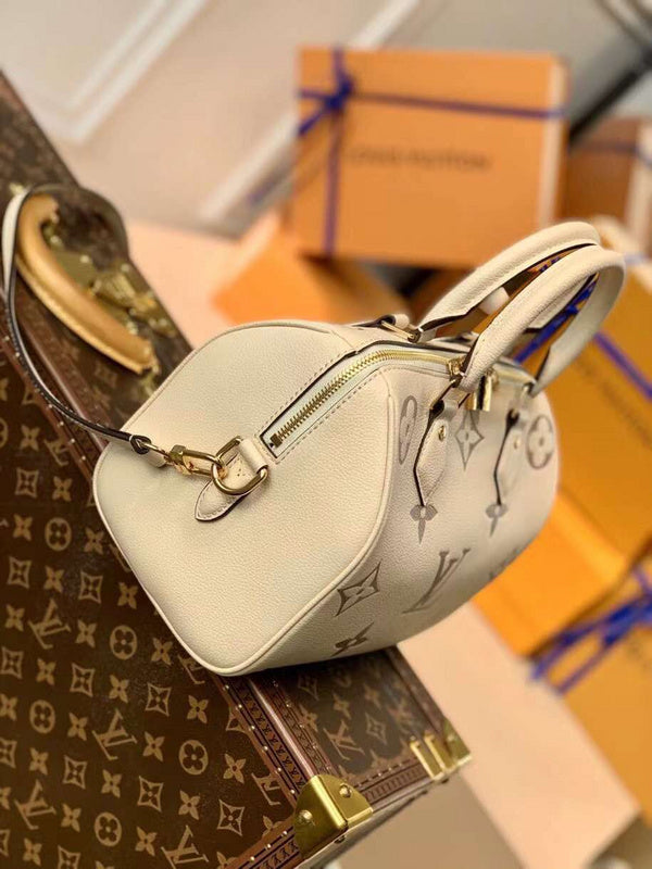 Fan Fashion Lu-Vi bags - 17459