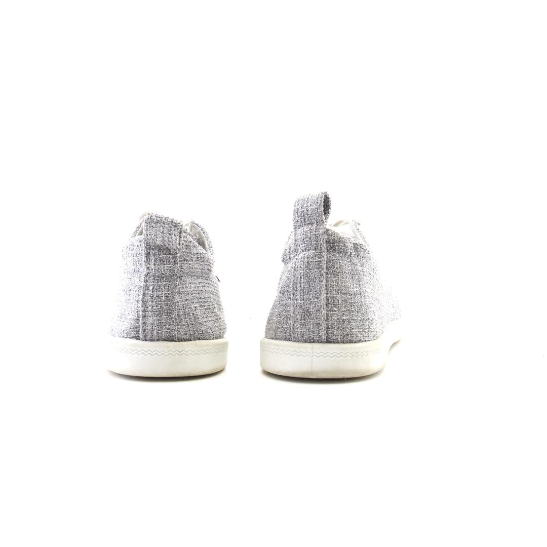 SOLE MATES .