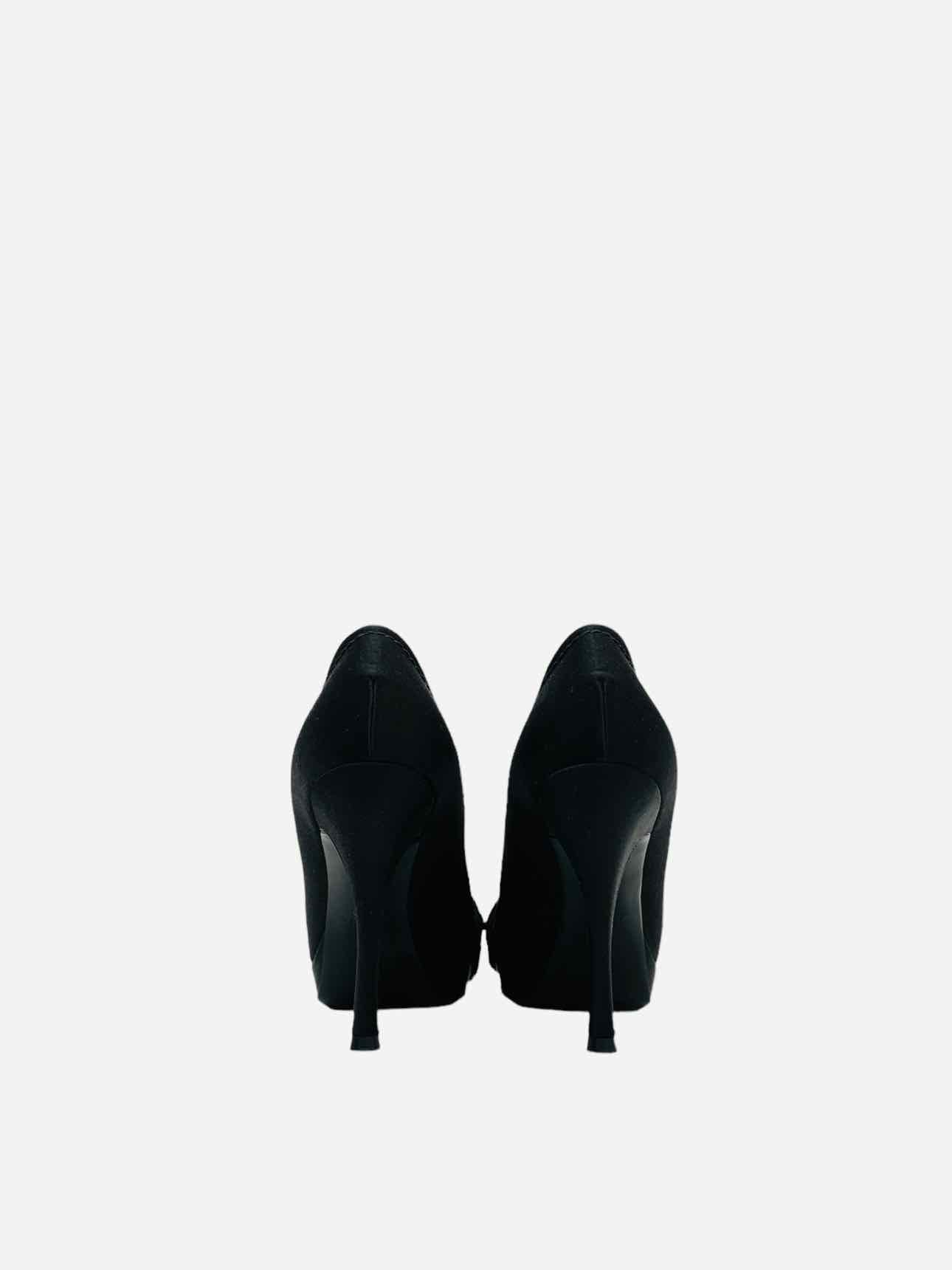 LOUIS VUITTON Black Size EU 37.5 Pumps
