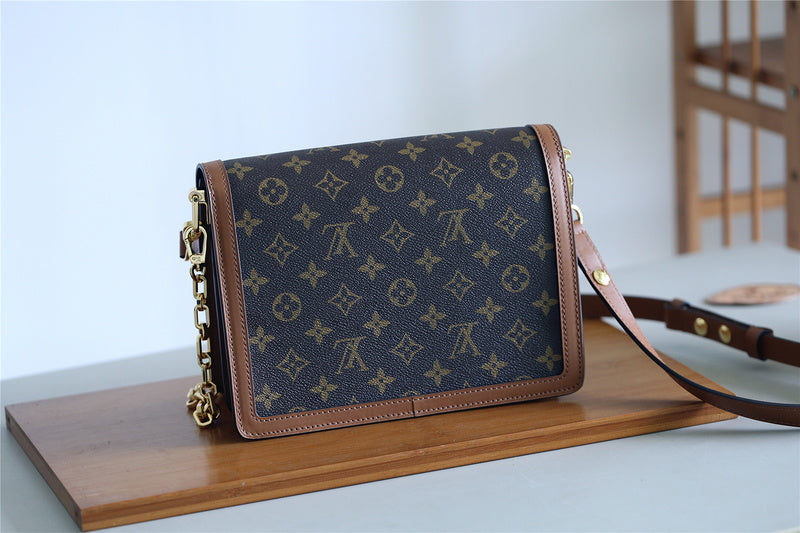 Fan Fashion Lu-Vi bags - 8141