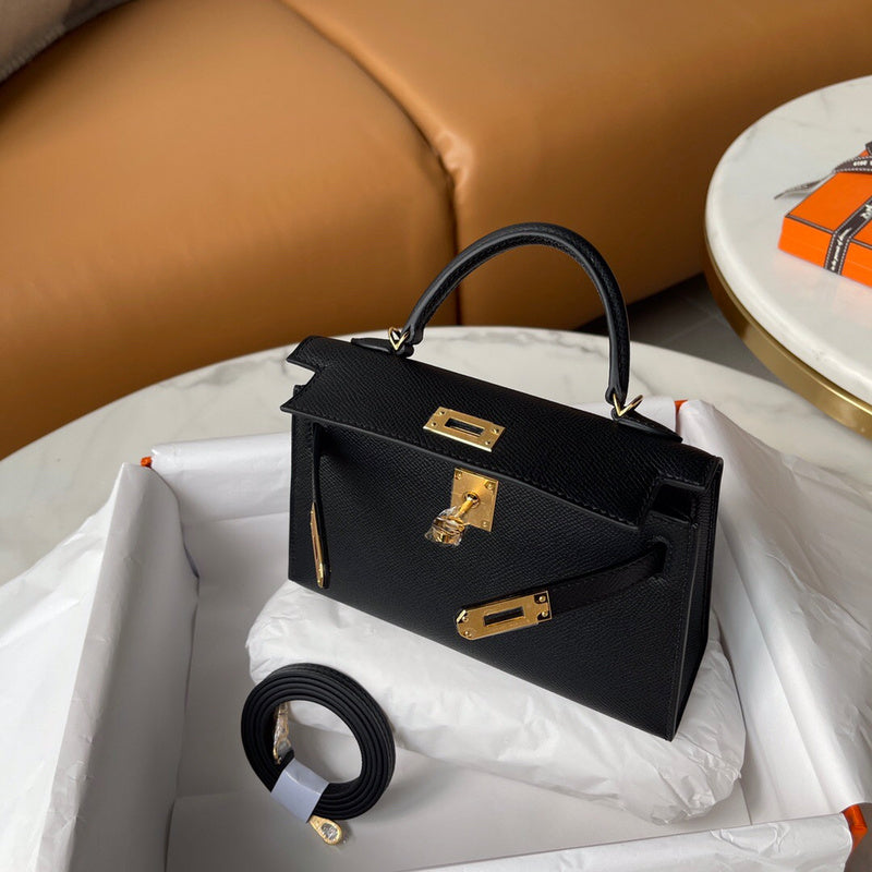 Amelia - HMS Bags - 1772