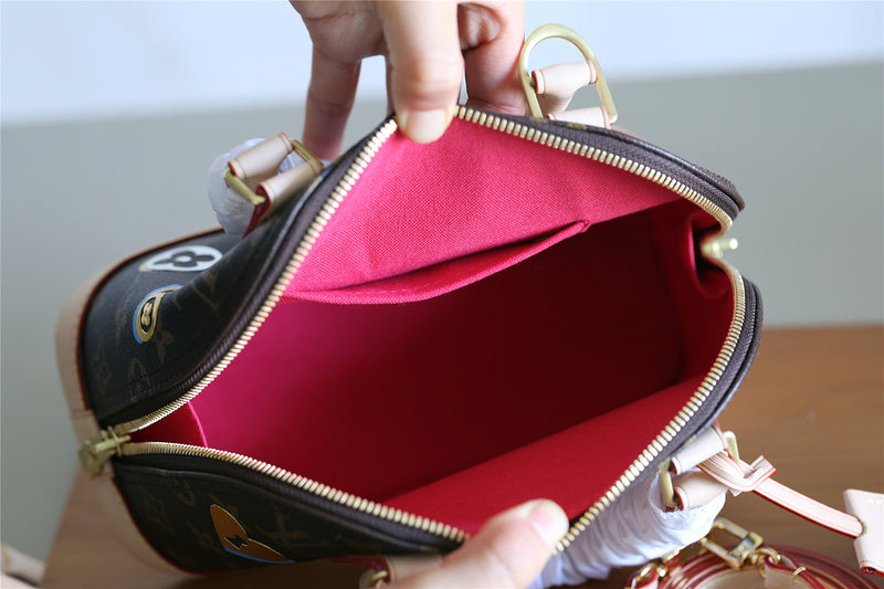 Fan Fashion Lu-Vi bags - 8257