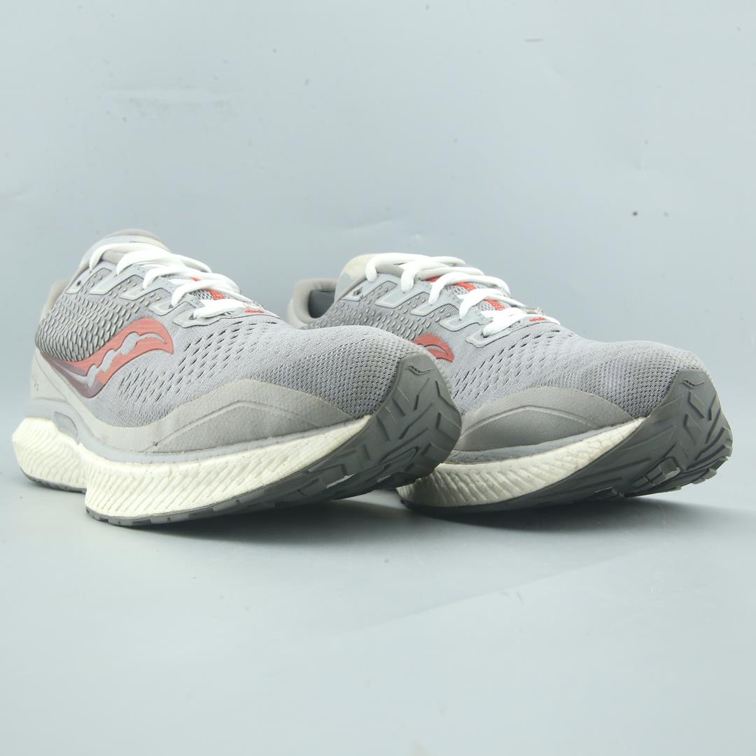 SAUCONY TRUMPH 18
