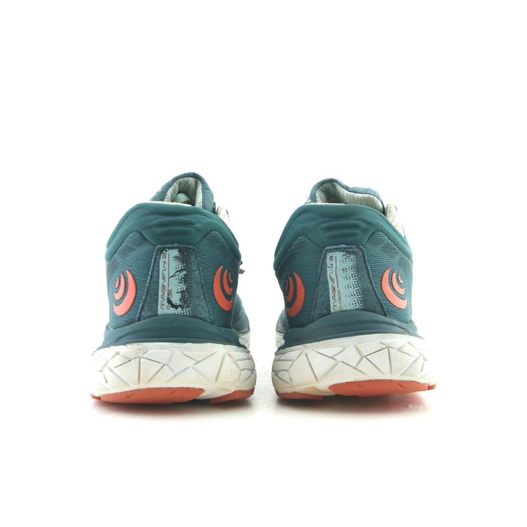 TOPO ATHLETIC MAGNIFLY 3