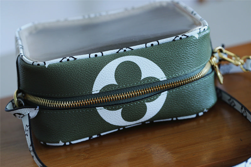 Fan Fashion Lu-Vi bags - 9394