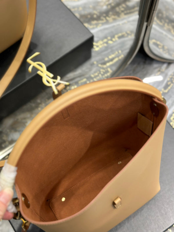 Amelia - YSL Bag - 3970