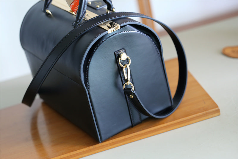 Fan Fashion Lu-Vi bags - 8180