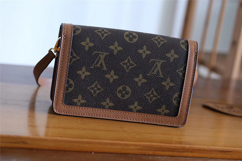Fan Fashion Lu-Vi bags - 8137