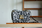 Fan Fashion Lu-Vi bags - 8506