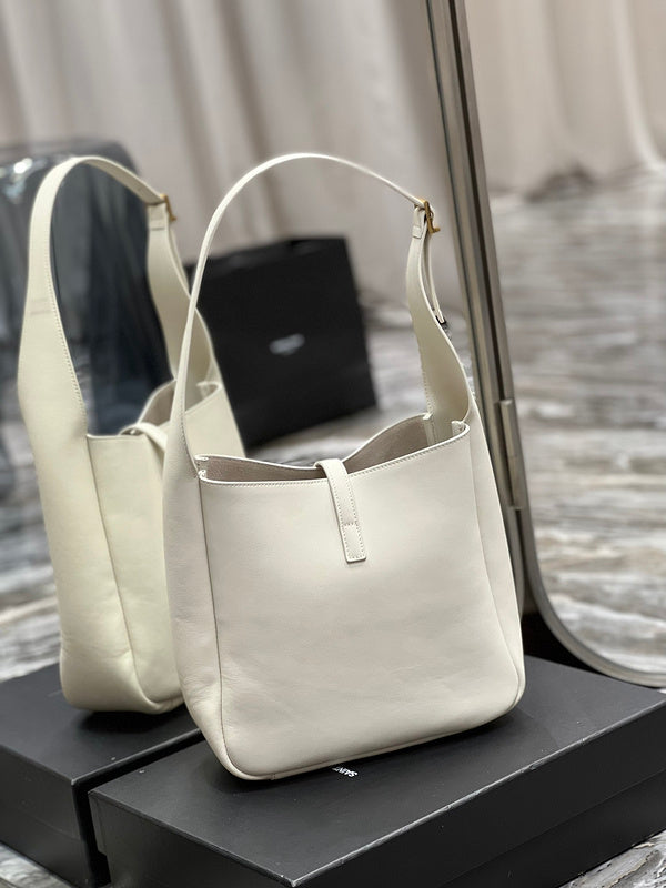 Amelia - YSL Bag - 2486