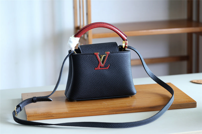 Fan Fashion Lu-Vi bags - 8347