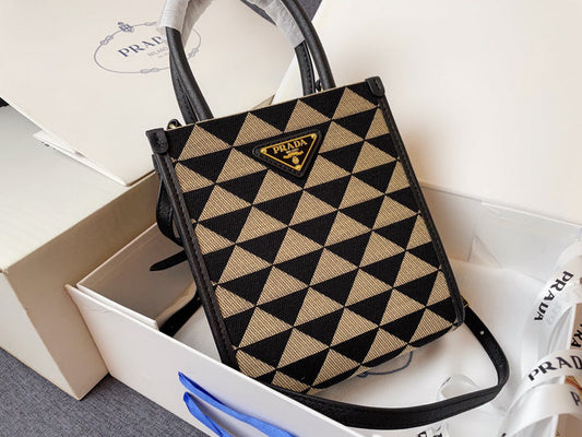 Barnes-Bags - Prada Bags - 868