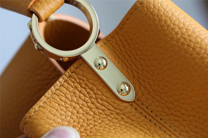 Fan Fashion Lu-Vi bags - 8380