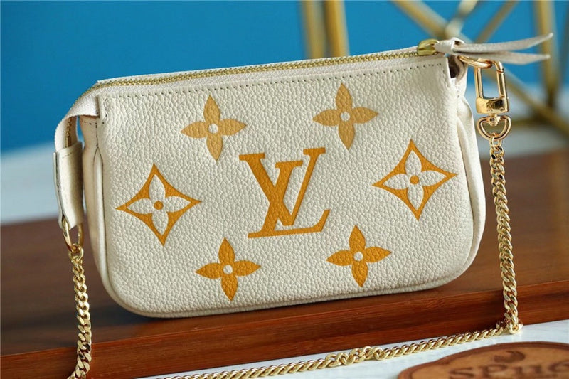 Fan Fashion Lu-Vi bags - 8835