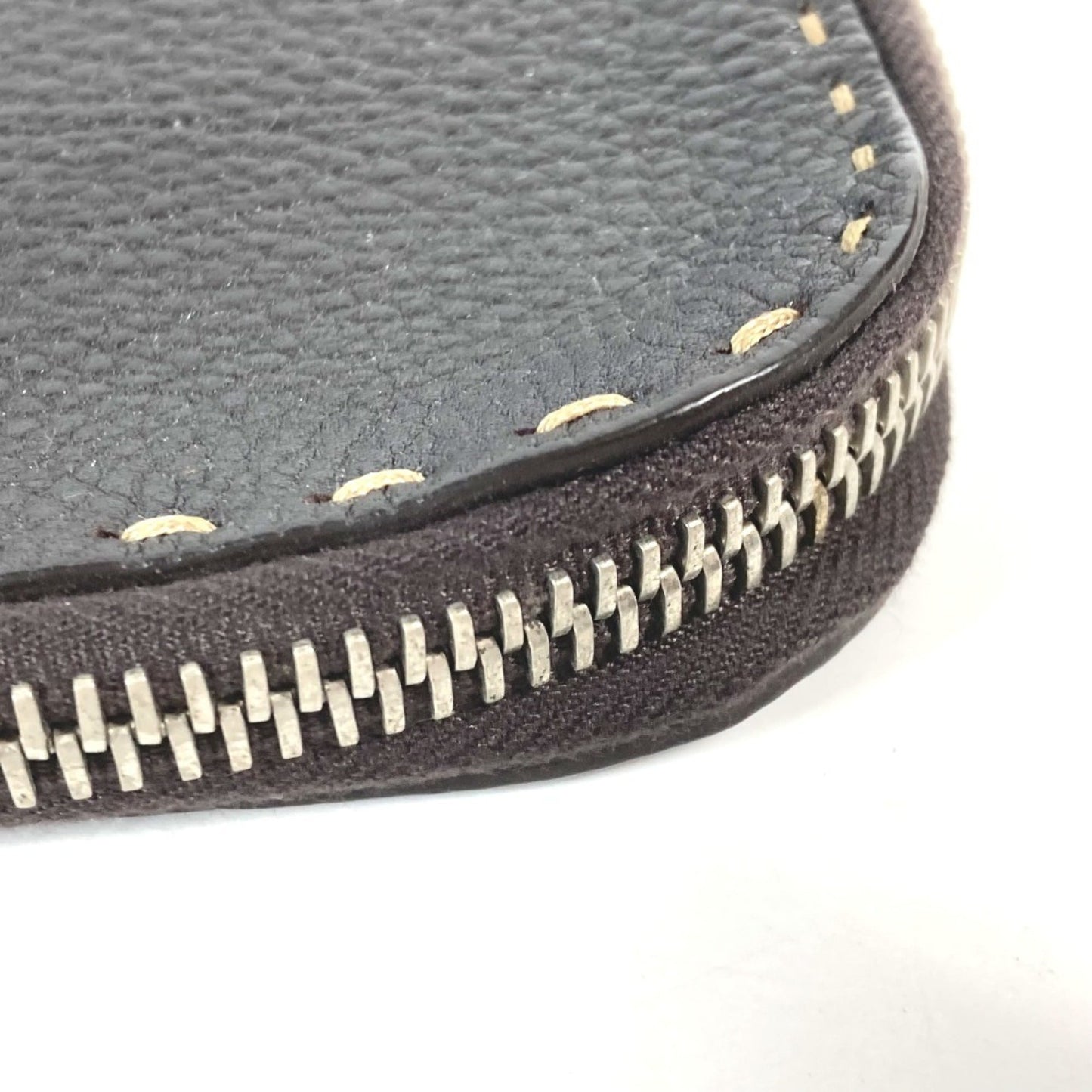 Fendi  Leather Clutch Bag Pouch (Pre-Owned)