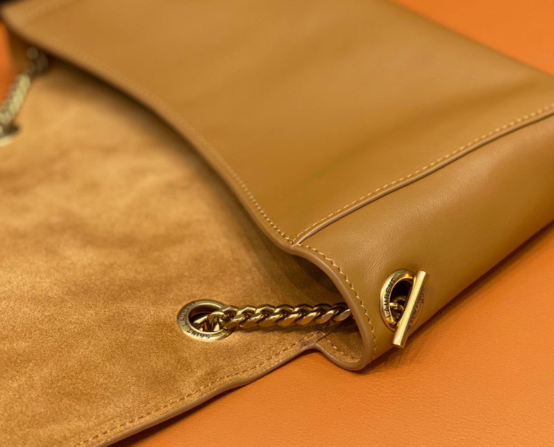 Amelia - YSL Bag - 2047
