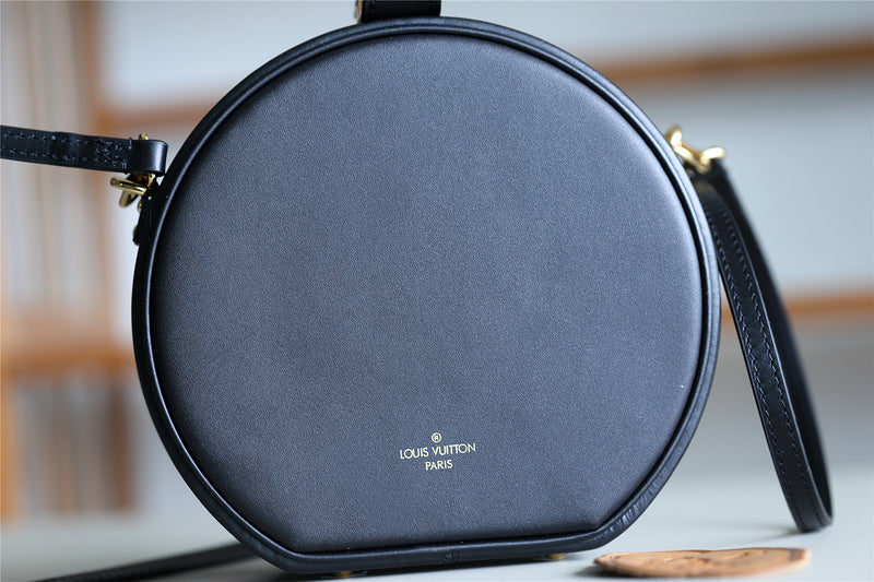Fan Fashion Lu-Vi bags - 8320