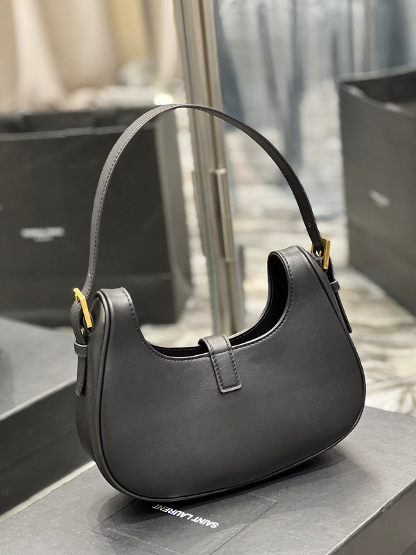 Amelia - YSL Bag - 3913