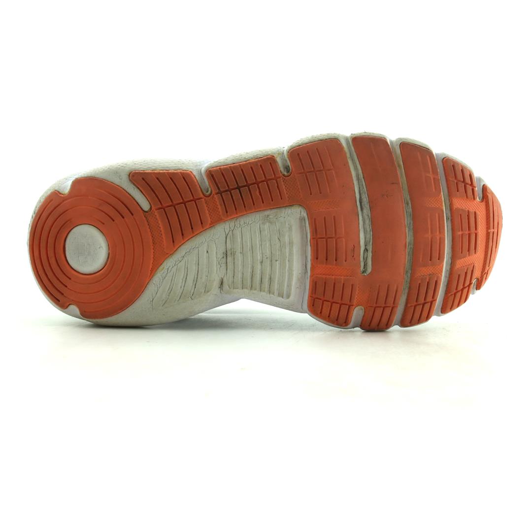 UNDER ARMOUR ASSERT 9