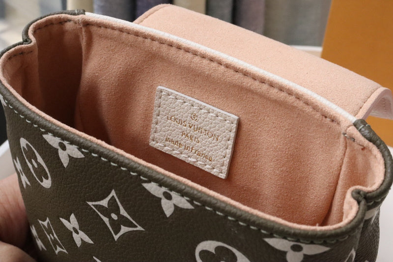 Fan Fashion Lu-Vi Bags - 16824