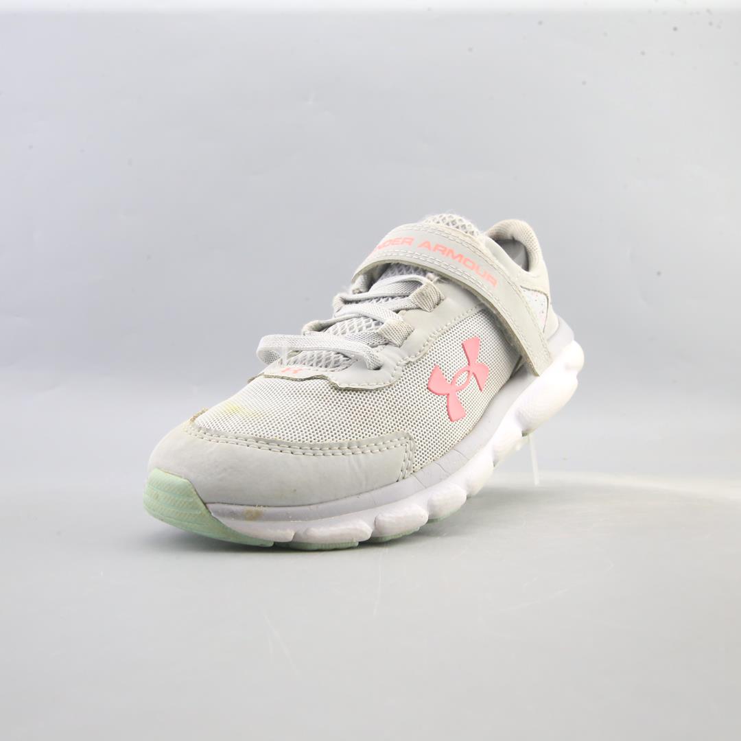 UNDER ARMOUR ASSERT 9