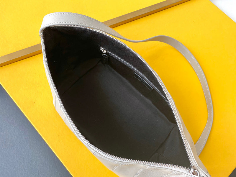 Amelia - YSL Bag - 4170